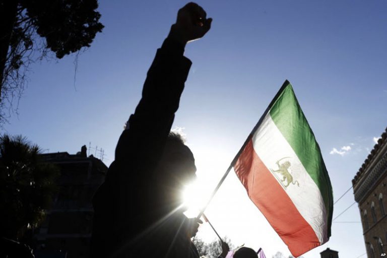 El régimen de Irán debe enfrentar más presión para lograr un cambio