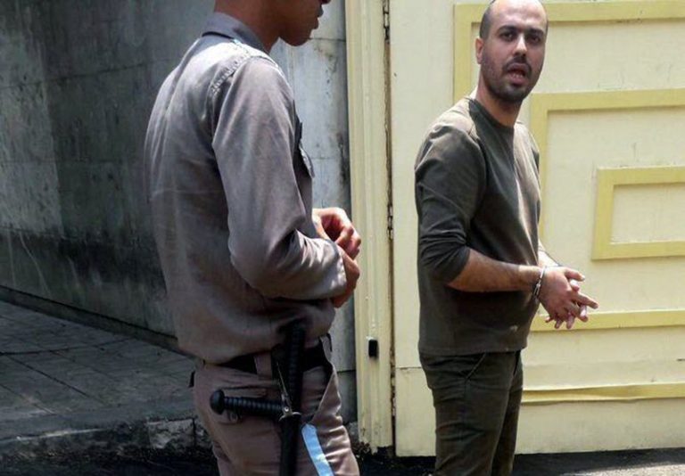 Régimen iraní sentencia a periodista a dos años de prisión