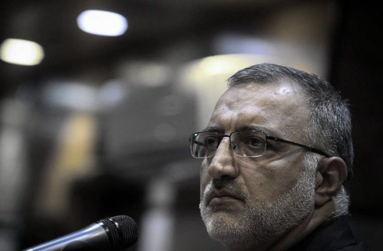 “El Shah era un corrupto pero la gente no. ¡Ahora todos son corruptos pero el Líder no!”: exlegislador iraní