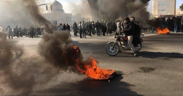 Irán: La “amarga pesadilla” de las protestas de noviembre de 2019 volverá a suceder, advierte un experto